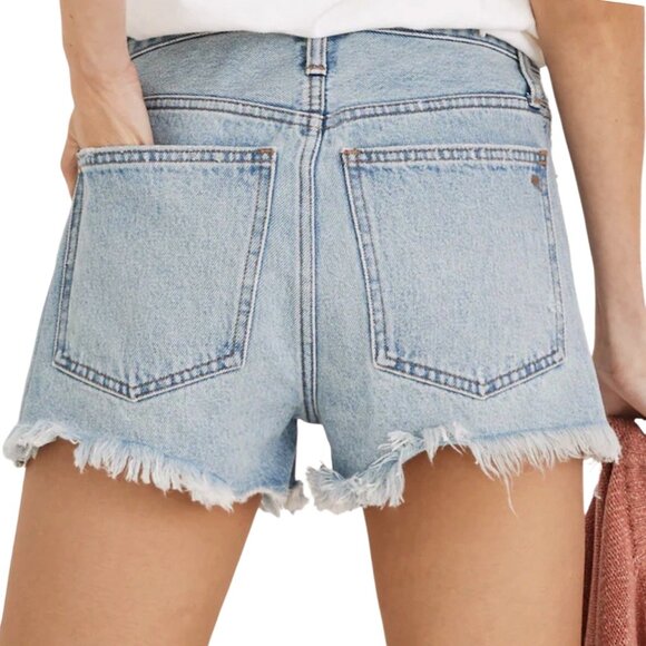 Madewell Relaxed Denim Cut-Off Shorts in Cedarcroft Wash Light Denim Size 26 - Picture 2 of 16